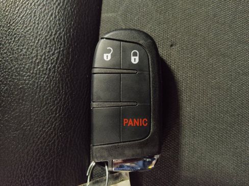 Used 2017 Jeep Compass Latitude image 31