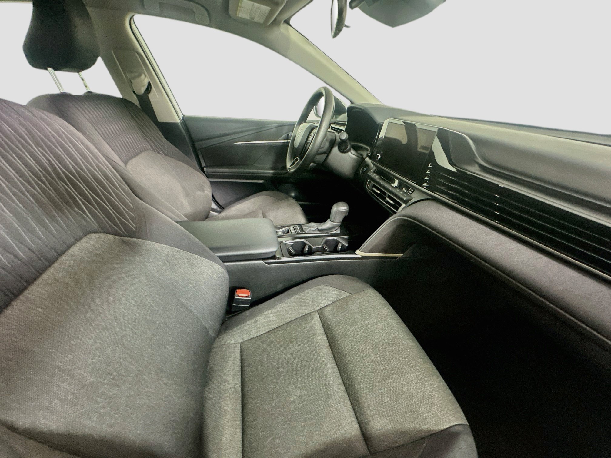 Used 2025 Toyota Camry LE FWD image 28