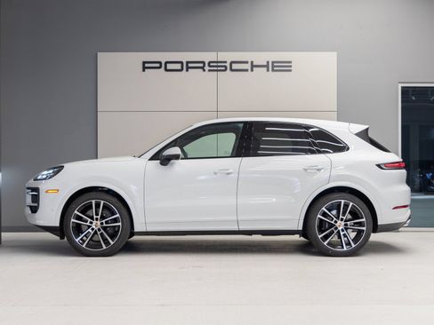 Certified 2026 Porsche Cayenne AWD/4WD image 2
