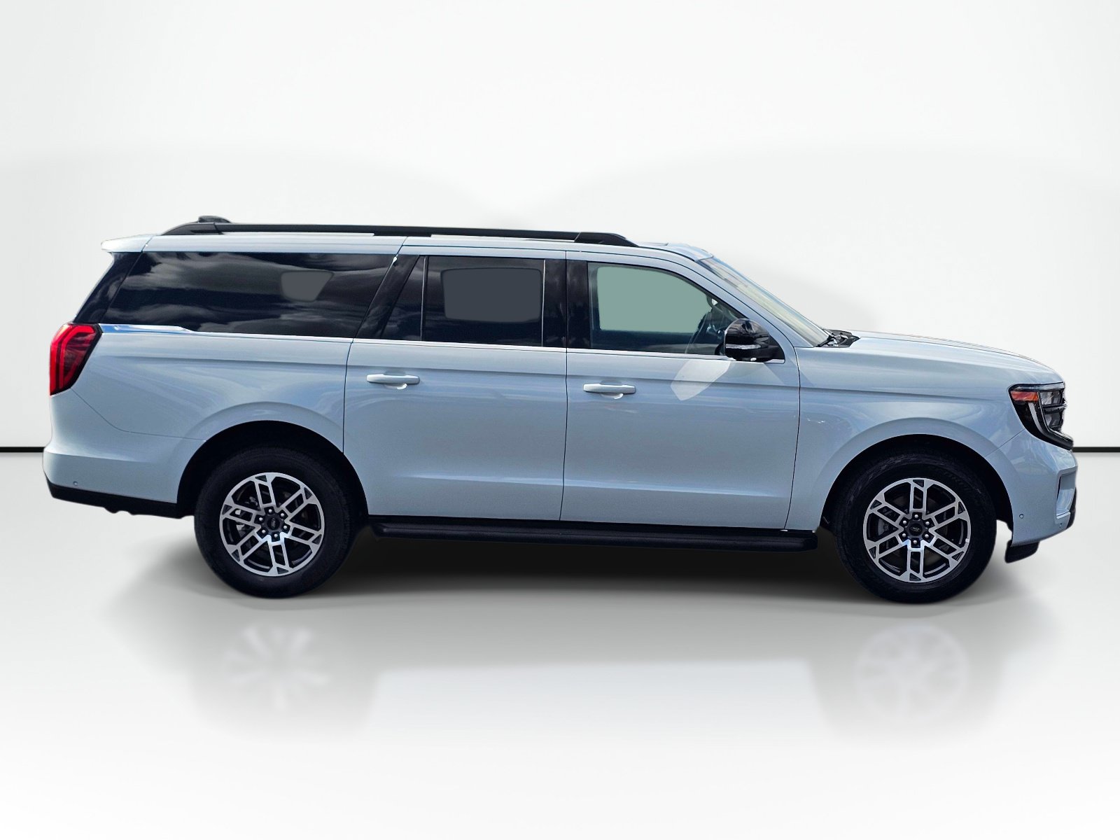 Used 2025 Ford Expedition Max Active AWD/4WD image 7