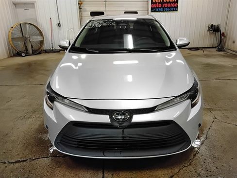 Used 2023 Toyota Corolla LE FWD image 7