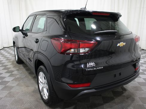 Used 2023 Chevrolet TrailBlazer LS FWD image 30