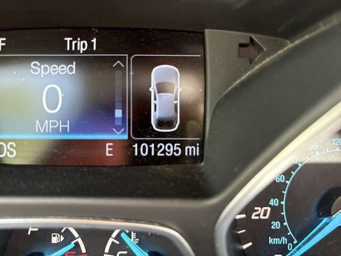 Used 2015 Ford Escape Titanium AWD/4WD image 9