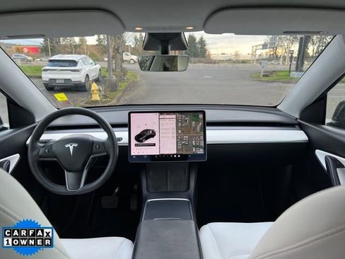 Used 2022 Tesla Model Y Long Range image 13