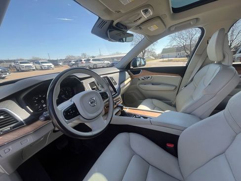 Used 2022 Volvo XC90 T6 Momentum image 20