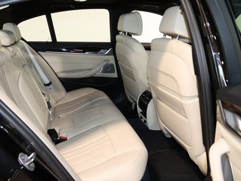 Used 2018 BMW M550i xDrive image 62