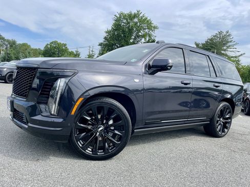 Used 2025 Cadillac Escalade Sport Platinum w/ LPO, ONYX Package AWD/4WD image 35