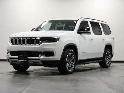 Used 2024 Jeep Wagoneer Series II w/ Flexible Seating Group AWD/4WD image 8