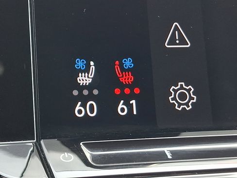 Used 2025 Volkswagen Atlas SE image 24