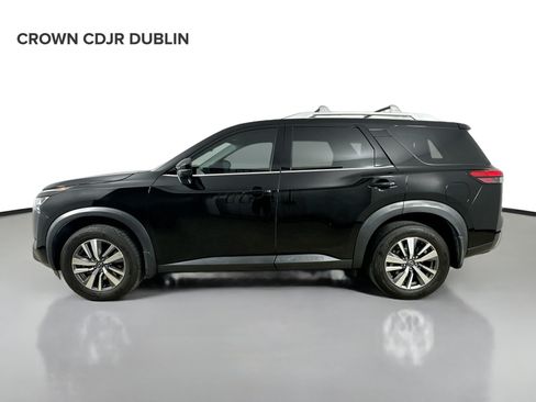 Used 2023 Nissan Pathfinder SL AWD/4WD image 9