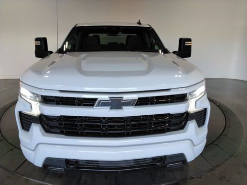 Used 2024 Chevrolet Silverado 1500 RST w/ Z71 Off-Road Package AWD/4WD image 3