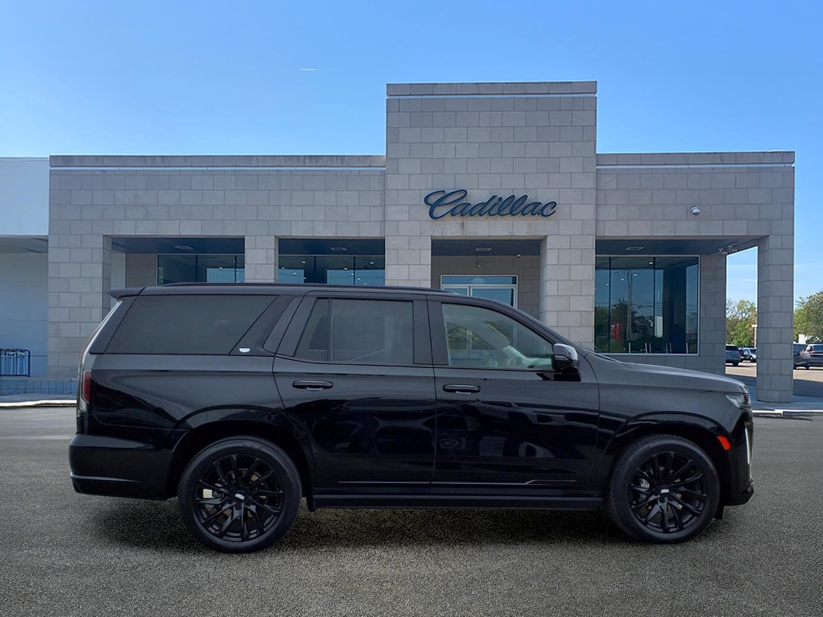 Certified 2023 Cadillac Escalade Sport Platinum w/ LPO, ONYX Package AWD/4WD image 4
