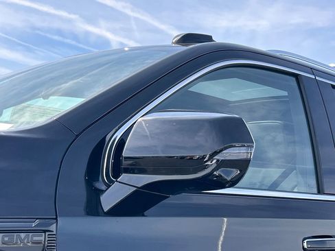 New 2026 GMC Yukon XL Denali w/ Denali Reserve Package image 13