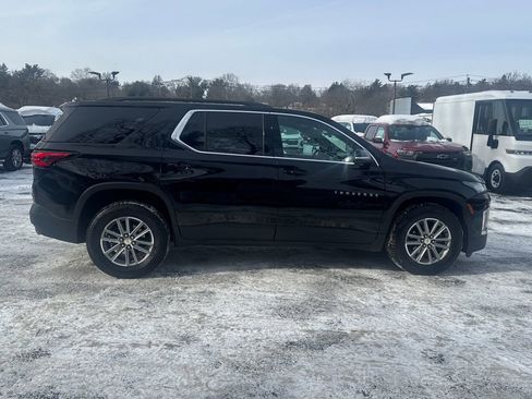 Used 2023 Chevrolet Traverse LT image 14