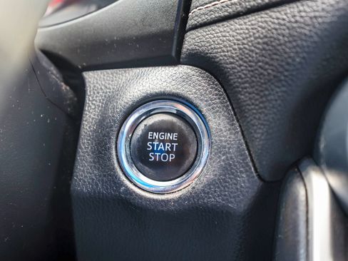 Used 2019 Toyota RAV4 XLE Premium FWD image 17