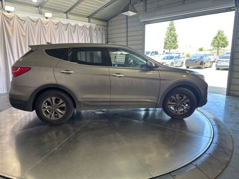 Used 2016 Hyundai Santa Fe Sport FWD image 4