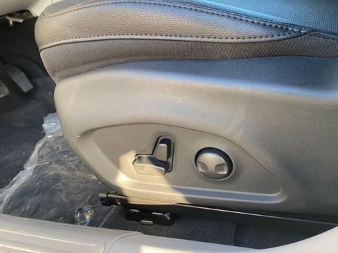 New 2024 Jeep Compass Limited w/ Elite Group image 18