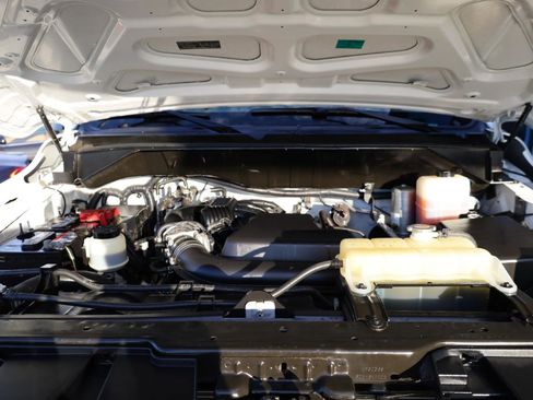 Used 2020 Nissan NV 3500 S image 15