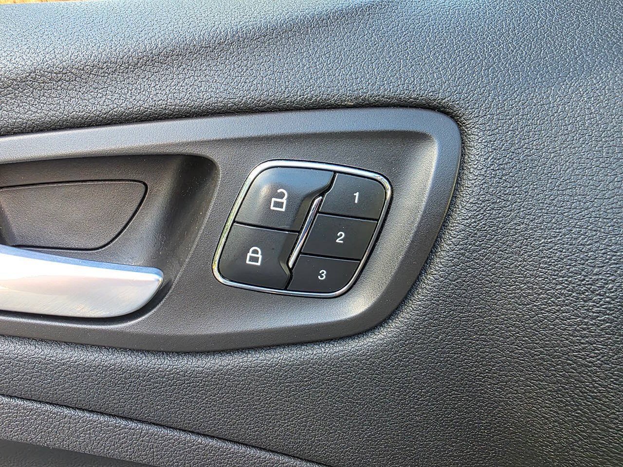 Used 2013 Ford Escape Titanium w/ Parking Technology Pkg AWD/4WD image 11