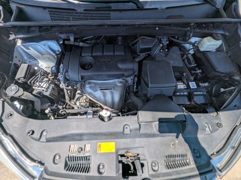 Used 2018 Toyota Highlander LE FWD image 9