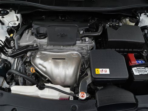 Used 2017 Toyota Camry LE FWD image 27