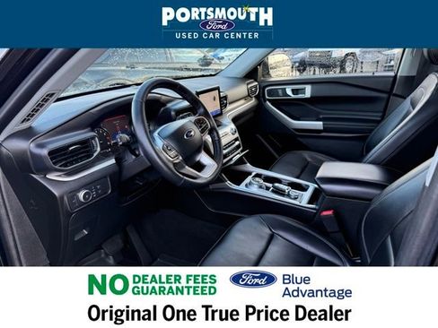 Used 2022 Ford Explorer XLT w/ Equipment Group 202A image 4