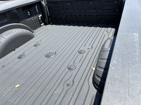 Used 2026 Ford F250 Platinum AWD/4WD image 11