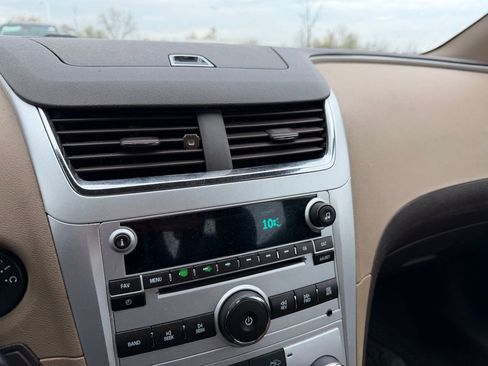 Used 2010 Chevrolet Malibu LS FWD image 16