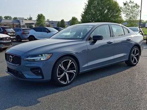 Used 2023 Volvo S60 B5 Core w/ Climate Package FWD image 3