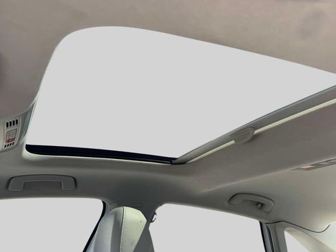Used 2023 Volkswagen Jetta SE w/ Panoramic Sunroof Package FWD image 17