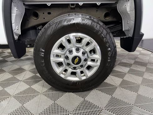 Used 2025 Chevrolet Silverado 2500 LT w/ Convenience Package AWD/4WD image 12