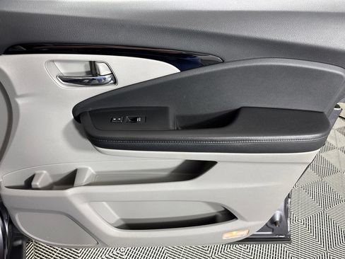 Certified 2022 Honda Pilot Touring image 9