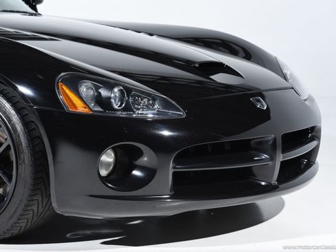 Used 2004 Dodge Viper SRT-10 RWD image 16