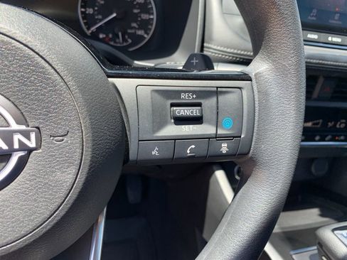 Used 2023 Nissan Rogue SV AWD/4WD image 30