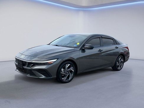 Used 2025 Hyundai Elantra Sport image 7