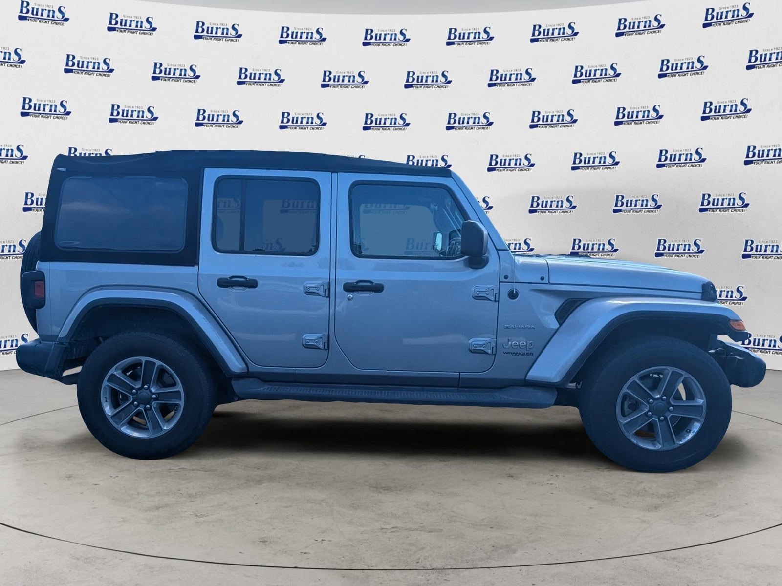 Used 2019 Jeep Wrangler Unlimited Sahara AWD/4WD image 2