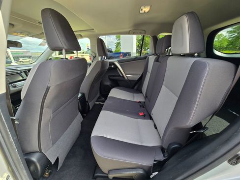 Used 2015 Toyota RAV4 XLE FWD image 14