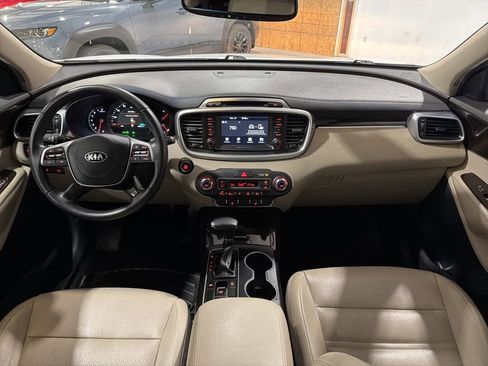 Used 2019 Kia Sorento EX image 26