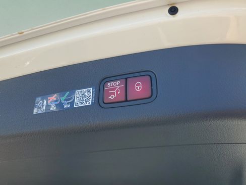 Certified 2026 Mercedes-Benz GLC 300 4MATIC image 8