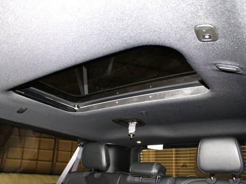 New 2025 Jeep Wagoneer L Series II image 39