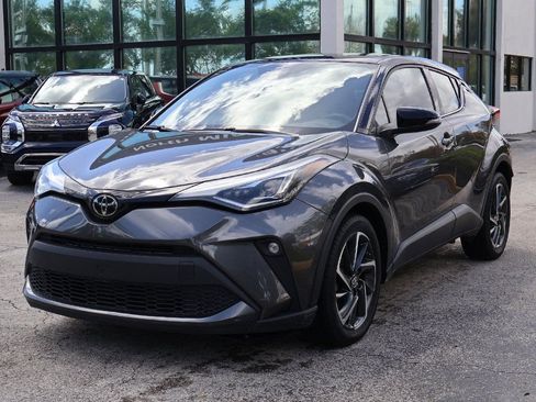 Used 2022 Toyota C-HR Limited image 7