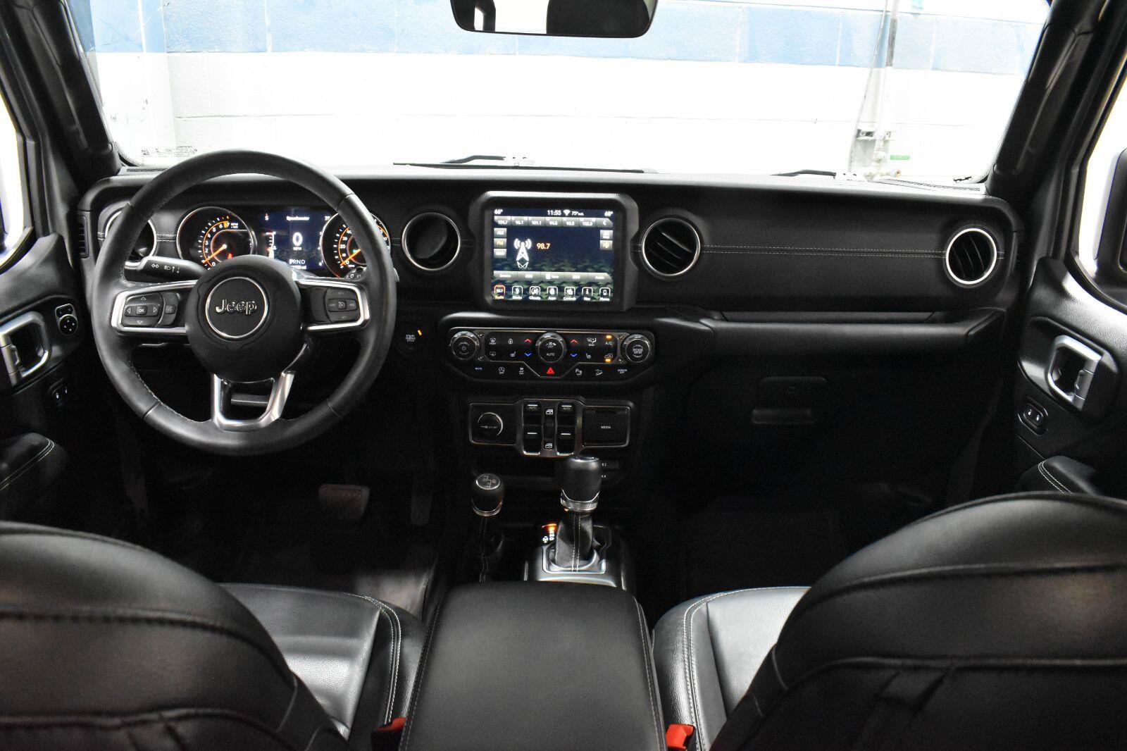 Used 2019 Jeep Wrangler Unlimited Sahara w/ Quick Order Package 24M Moab AWD/4WD image 5