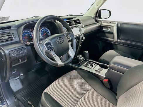 Used 2018 Toyota 4Runner SR5 AWD/4WD image 12