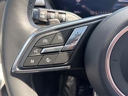 Used 2025 Buick Envision Avenir AWD/4WD image 31