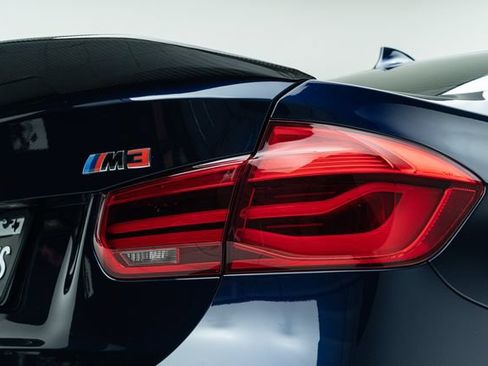 Used 2017 BMW M3 RWD image 16