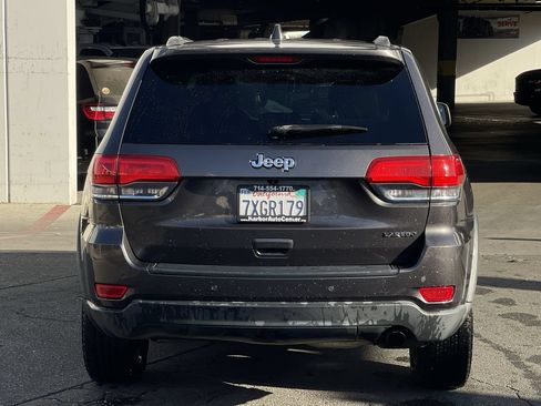 Used 2017 Jeep Grand Cherokee Laredo w/ Quick Order Package 2BE RWD image 4