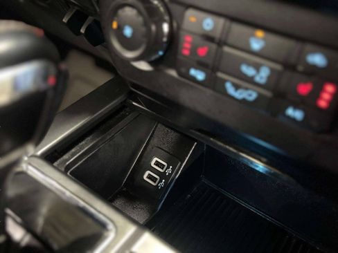 Used 2019 Ford F150 XLT w/ Equipment Group 302A Luxury AWD/4WD image 28