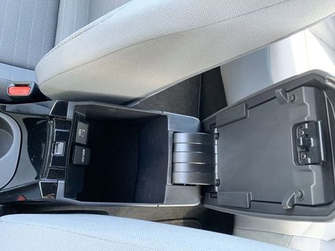 Used 2025 Toyota Corolla SE image 26