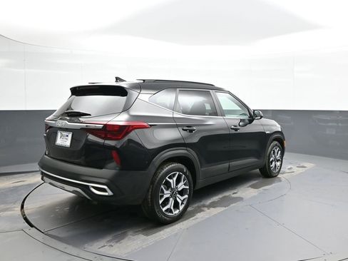 Used 2022 Kia Seltos EX image 6