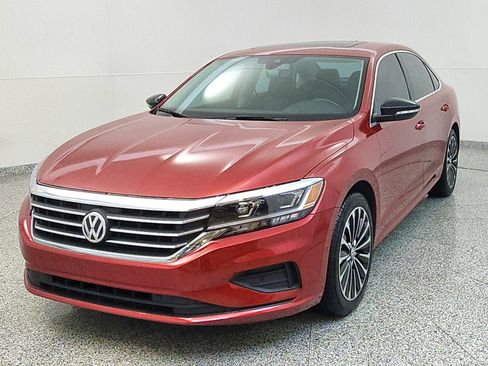 Used 2022 Volkswagen Passat 2.0T FWD image 1
